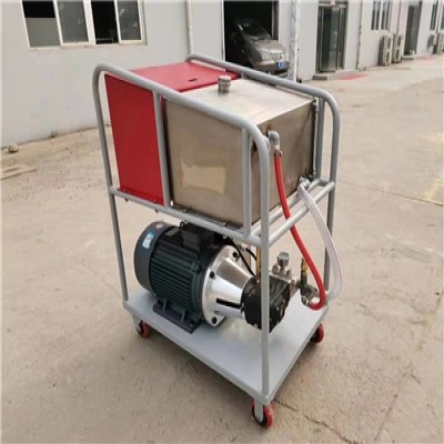 客戶定制：帶水箱沙箱高壓清洗機(jī)