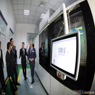 造船“神器”！大型金屬3D打印機落戶江科大